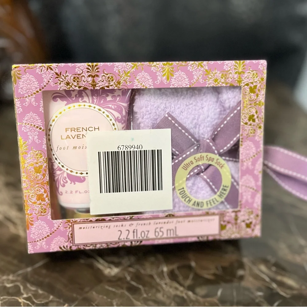Moisturizing Fluffy Socks & Foot Lotion Set